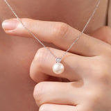 Pure Elegant Pearl Necklace NTRS4094